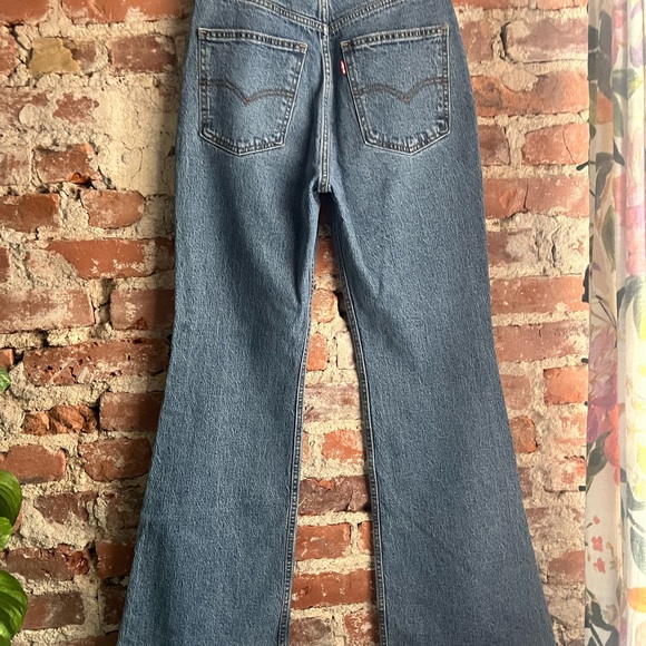 Levi's Premium 70'S High Rise Flare Women’s Jeans - Picture 8 of 8